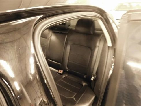 Used 2014 Volkswagen Passat 1.8T Wolfsburg Edition image 33