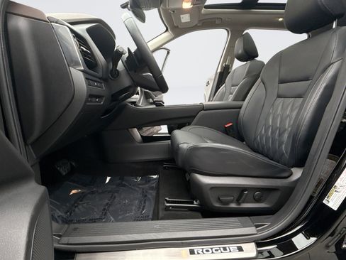 Used 2023 Nissan Rogue Platinum w/ Platinum Premium Package image 11