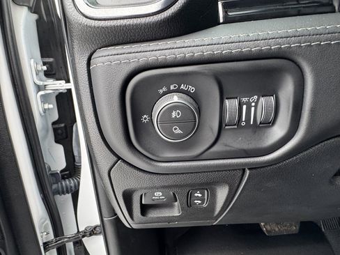 Used 2022 RAM 1500 Limited w/ Body-Colour Bumper Group image 13