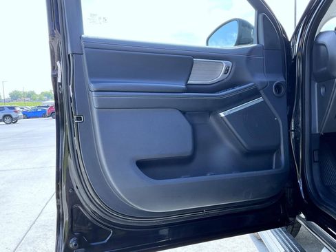 Used 2025 Ford Expedition Platinum AWD/4WD image 9