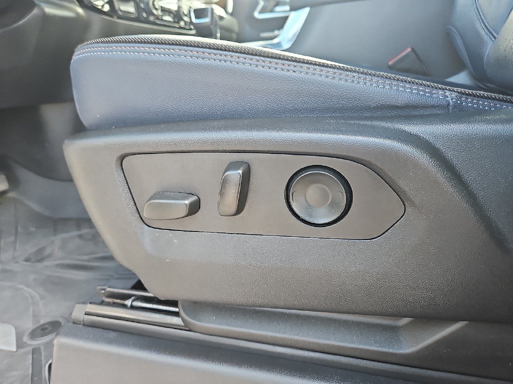 Used 2022 Chevrolet Silverado 1500 High Country w/ High Country Premium Package AWD/4WD image 14