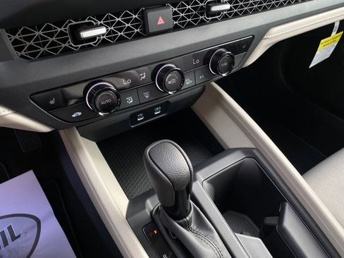 Used 2025 Honda Accord SE image 17