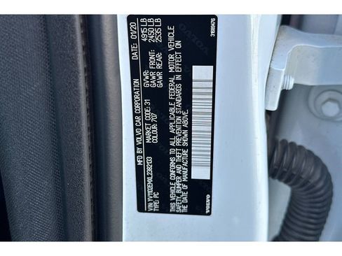 Used 2020 Volvo V60 T6 R-Design image 34