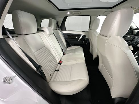 Used 2025 Land Rover Discovery Sport S image 25