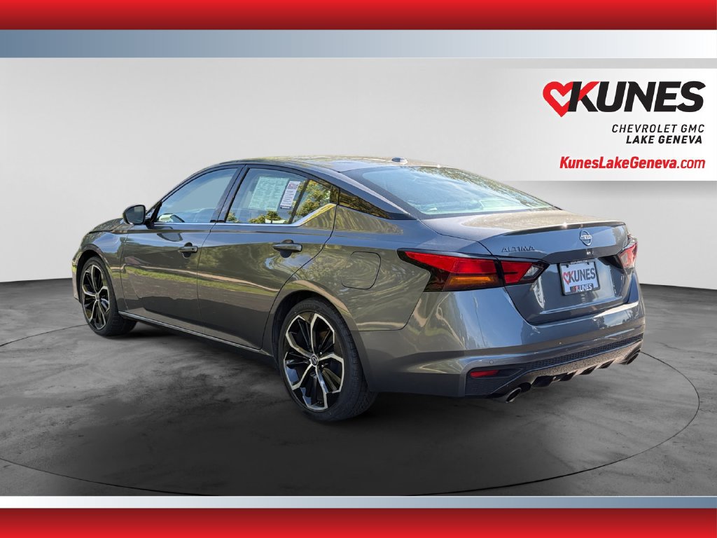 Used 2024 Nissan Altima 2.5 SR w/ SR Premium Package FWD image 8
