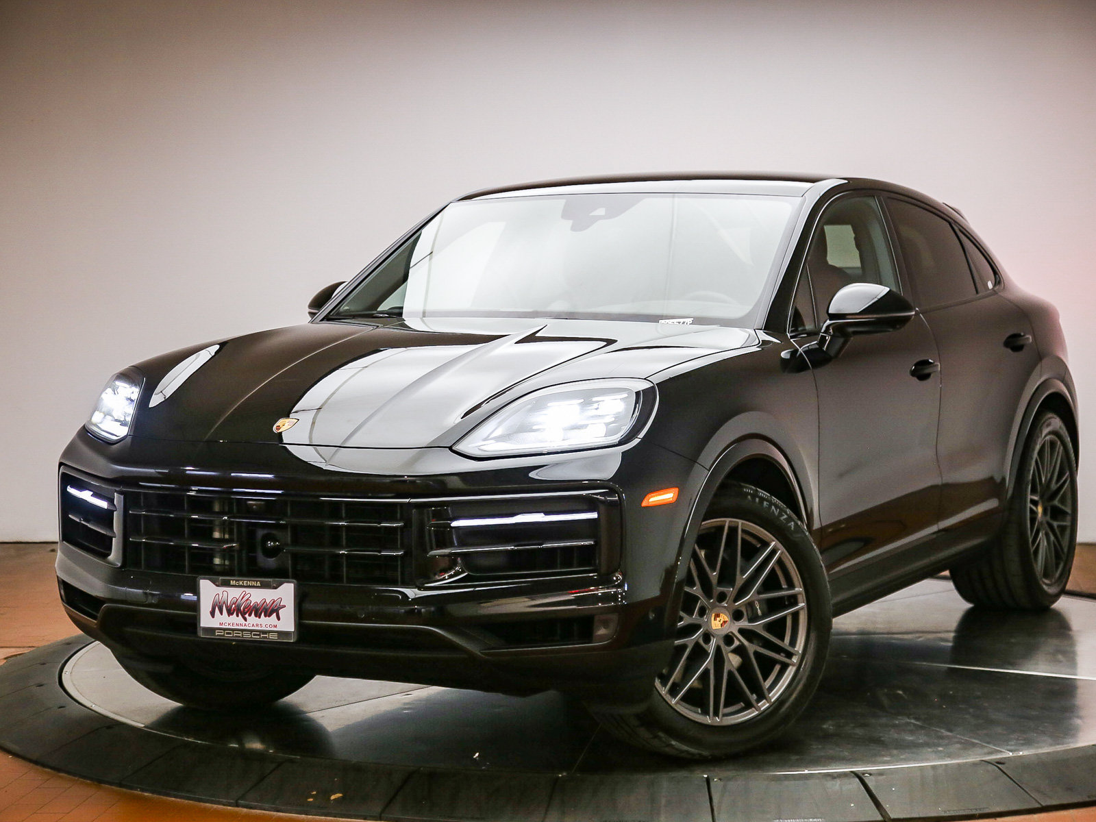 Certified 2024 Porsche Cayenne Coupe AWD/4WD image 1