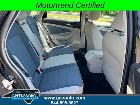 Used 2025 Volkswagen Jetta SE FWD image 19