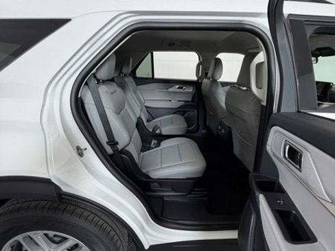 New 2026 Ford Explorer Active w/ Active Comfort Package image 6