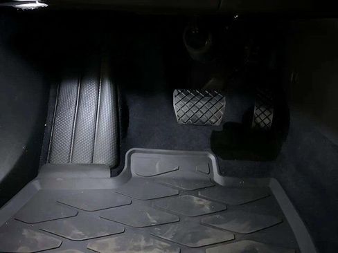 Used 2024 Volkswagen ID.4 S image 35