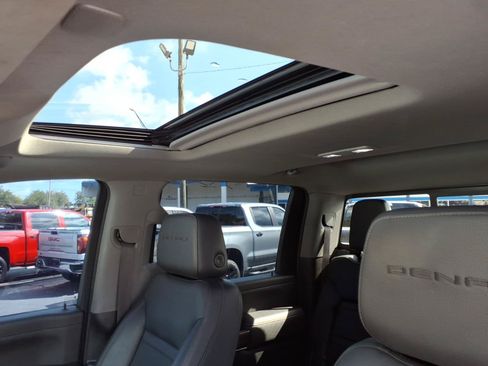 Used 2022 GMC Sierra 3500 Denali w/ Denali Ultimate Package AWD/4WD image 24