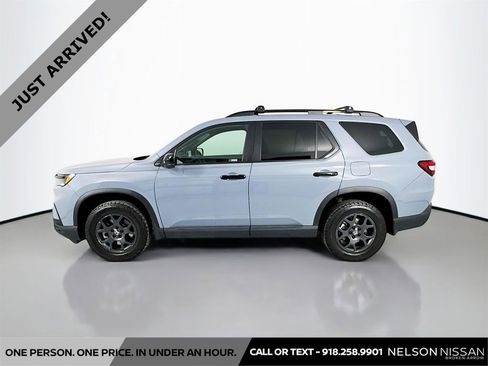 Used 2023 Honda Pilot TrailSport image 8