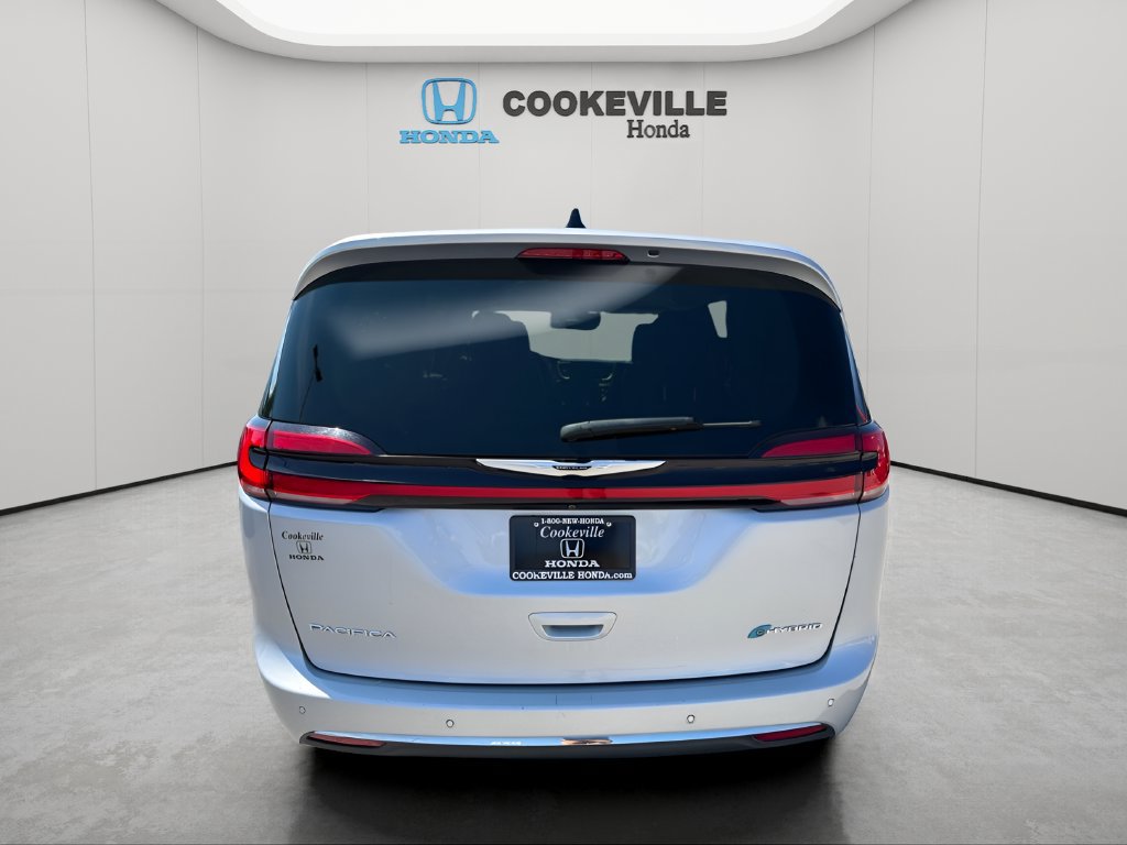 Used 2023 Chrysler Pacifica Touring-L FWD image 7