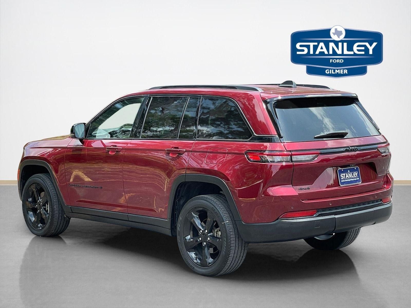 Used 2023 Jeep Grand Cherokee Altitude AWD/4WD image 7