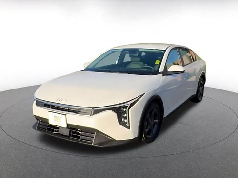 Used 2025 Kia K4 LXS image 7