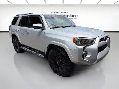 Used 2022 Toyota 4Runner SR5 RWD image 1