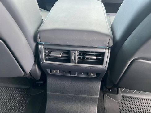 Used 2024 Lexus GX 550 AWD/4WD image 16