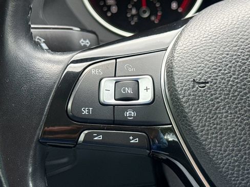 Used 2019 Volkswagen Tiguan SE w/ Panoramic Sunroof Package FWD image 29