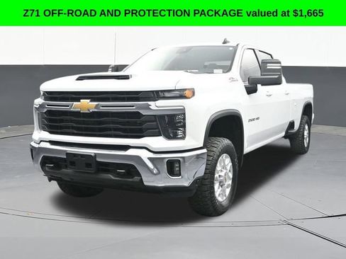 Used 2024 Chevrolet Silverado 2500 LT AWD/4WD image 4