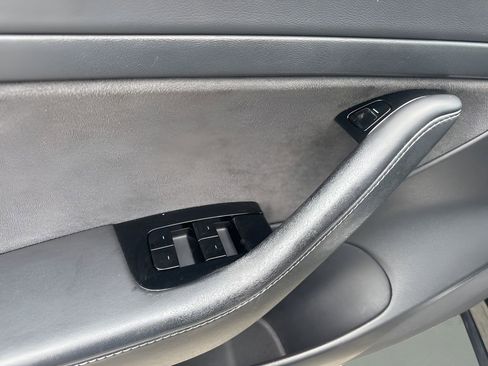 Used 2020 Tesla Model 3 Standard Range Plus image 29