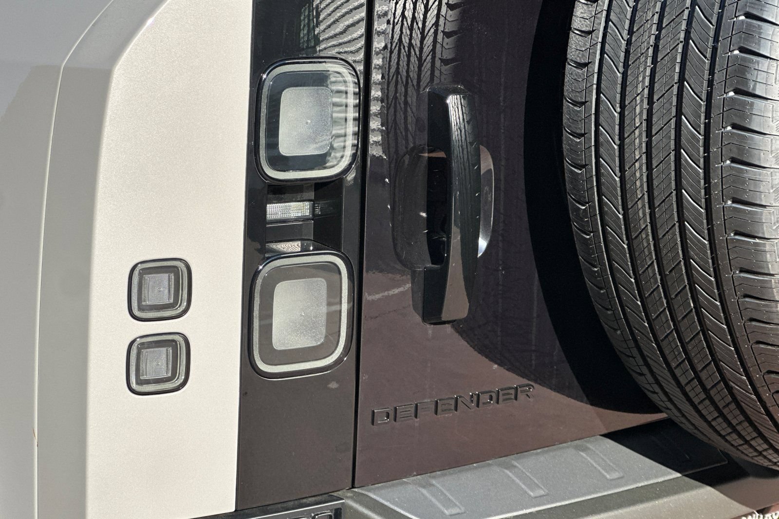 New 2026 Land Rover Defender 110 OCTA AWD/4WD image 38