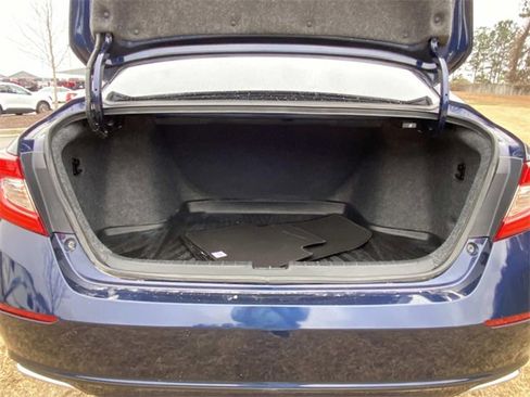 Used 2018 Honda Accord LX image 13