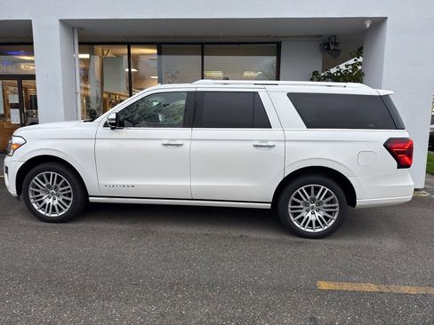 Used 2023 Ford Expedition Max Platinum image 2