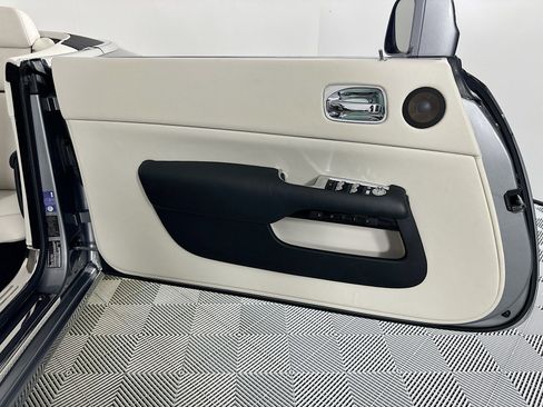 Certified 2016 Rolls-Royce Dawn image 16