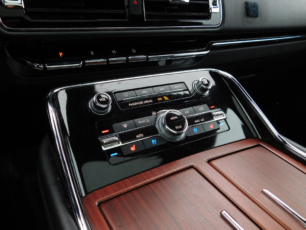 Used 2022 Lincoln Navigator L Reserve AWD/4WD image 25