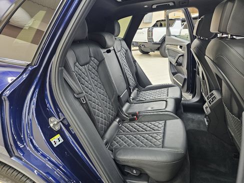 Used 2020 Audi SQ5 Prestige w/ Prestige Package image 27