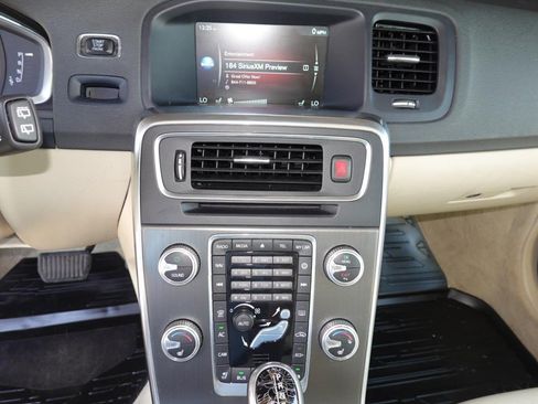 Used 2015 Volvo V60 T5 Premier w/ Convenience Package FWD image 14
