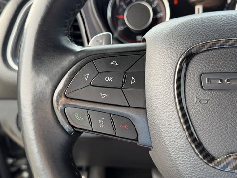 Used 2015 Dodge Challenger SXT image 18