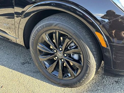 Used 2025 Buick Envista Sport Touring w/ Advanced Safety Package image 7