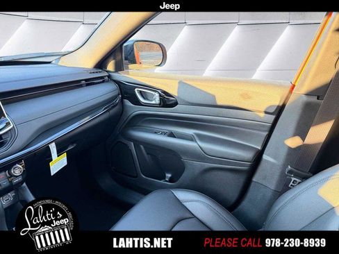 New 2026 Jeep Compass Limited image 10