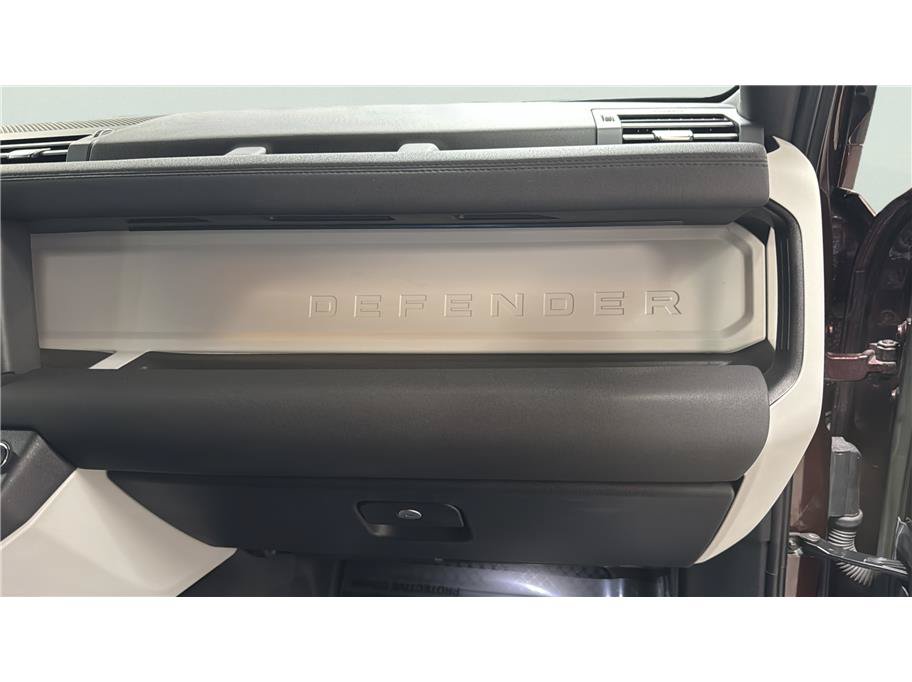 Used 2023 Land Rover Defender 130 SE AWD/4WD image 29