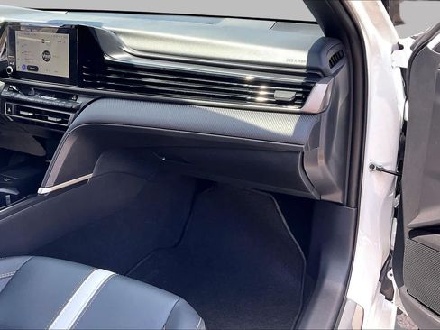 Used 2026 Toyota Camry SE w/ Convenience Package FWD image 18