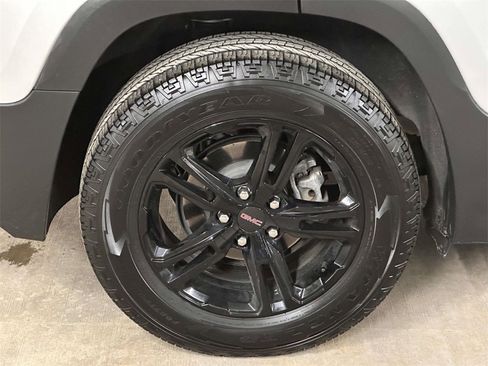 Used 2022 GMC Terrain AT4 w/ Infotainment Package II image 12