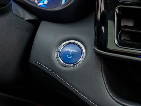 Used 2022 Toyota Highlander XLE image 18