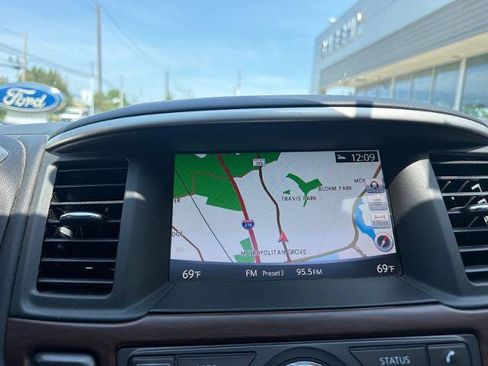 Used 2018 Nissan Pathfinder Platinum AWD/4WD image 5