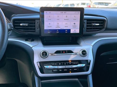 Used 2023 Ford Explorer XLT image 7