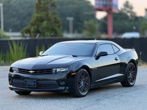 Used 2015 Chevrolet Camaro LT RWD image 6