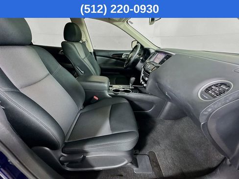 Used 2018 Nissan Pathfinder SV image 34