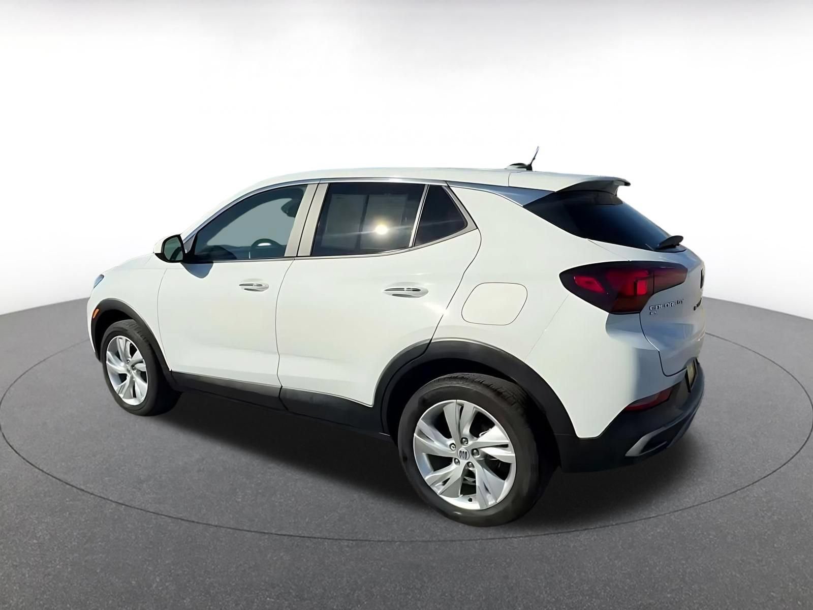 Used 2025 Buick Encore GX Preferred AWD/4WD image 9
