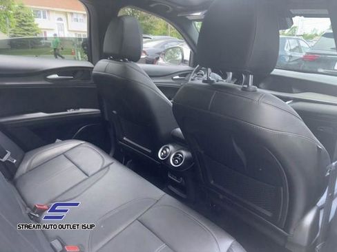 Used 2022 Alfa Romeo Stelvio Ti image 16