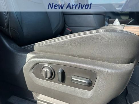 Used 2021 Chevrolet Silverado 1500 High Country w/ Technology Package AWD/4WD image 9