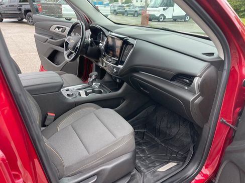 Used 2021 Chevrolet Traverse LT FWD image 18