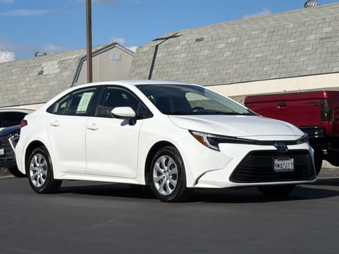 Used 2024 Toyota Corolla LE FWD image 5