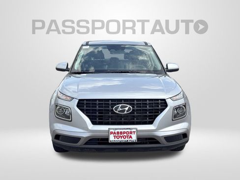 Used 2025 Hyundai Venue SE FWD image 12