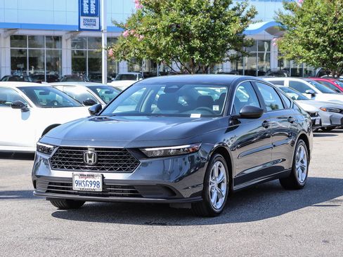 Certified 2023 Honda Accord LX image 3