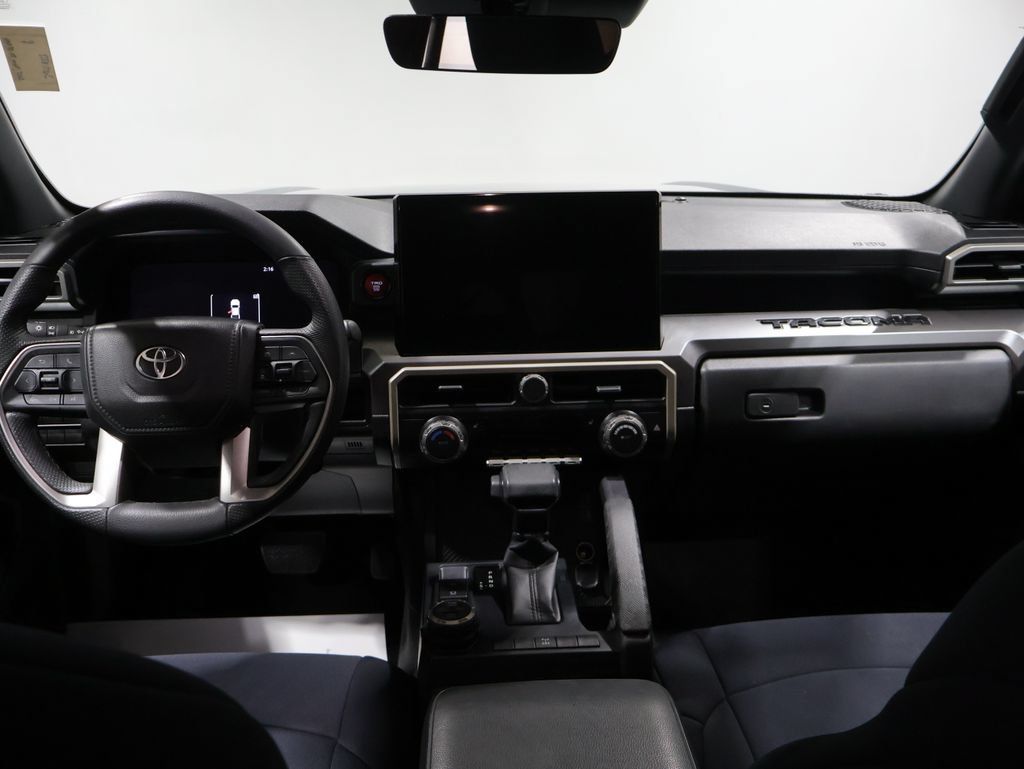 Used 2025 Toyota Tacoma TRD Off-Road AWD/4WD image 17
