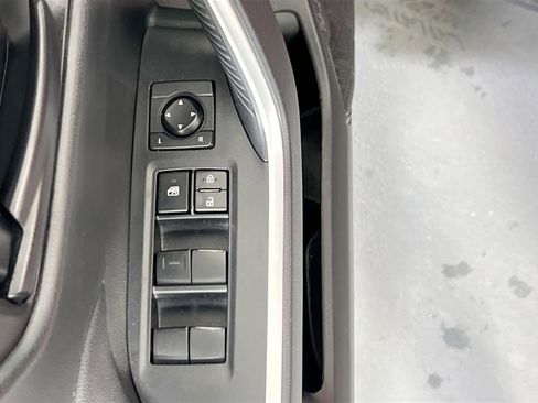 Used 2022 Toyota RAV4 LE image 15